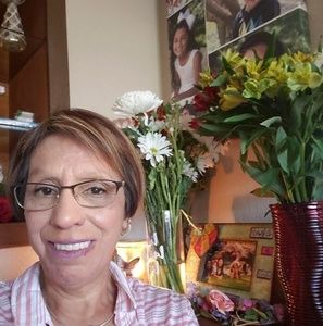 Meet your Posher, Gloria